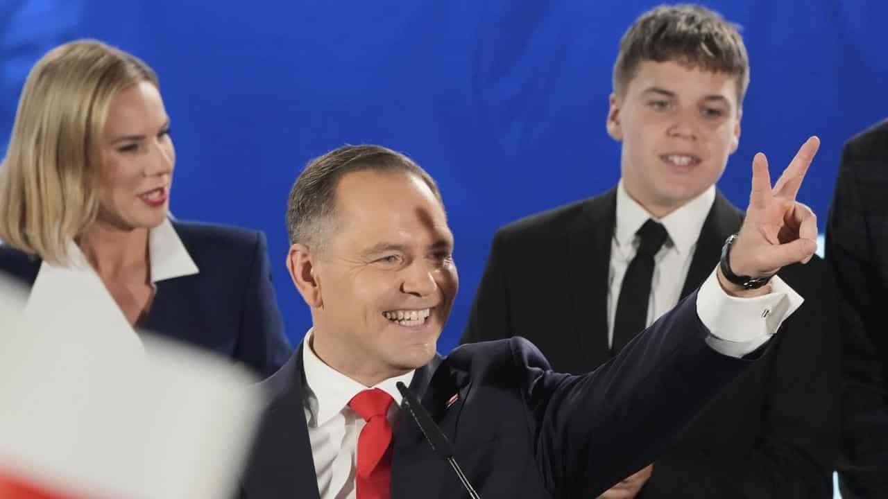 Pro-Trump conservative wins Polish presidential poll