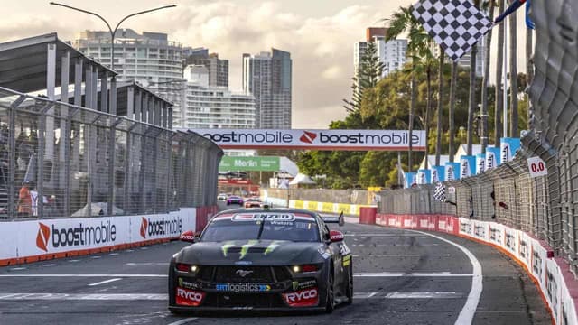 Controversial Perth Supercars plan wins a famous fan