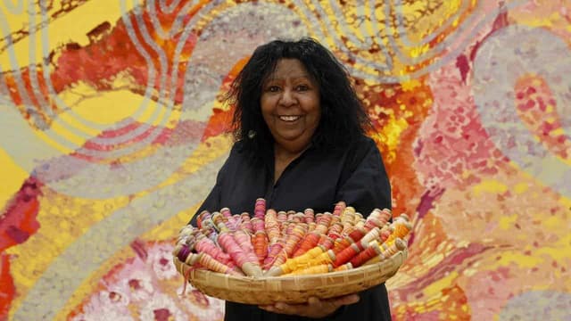 First weaving hung in 3D zooms in on tiny river life