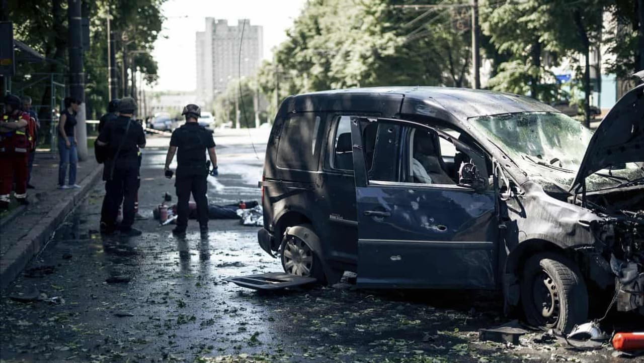 Ukraine city under threat as Russian forces advance