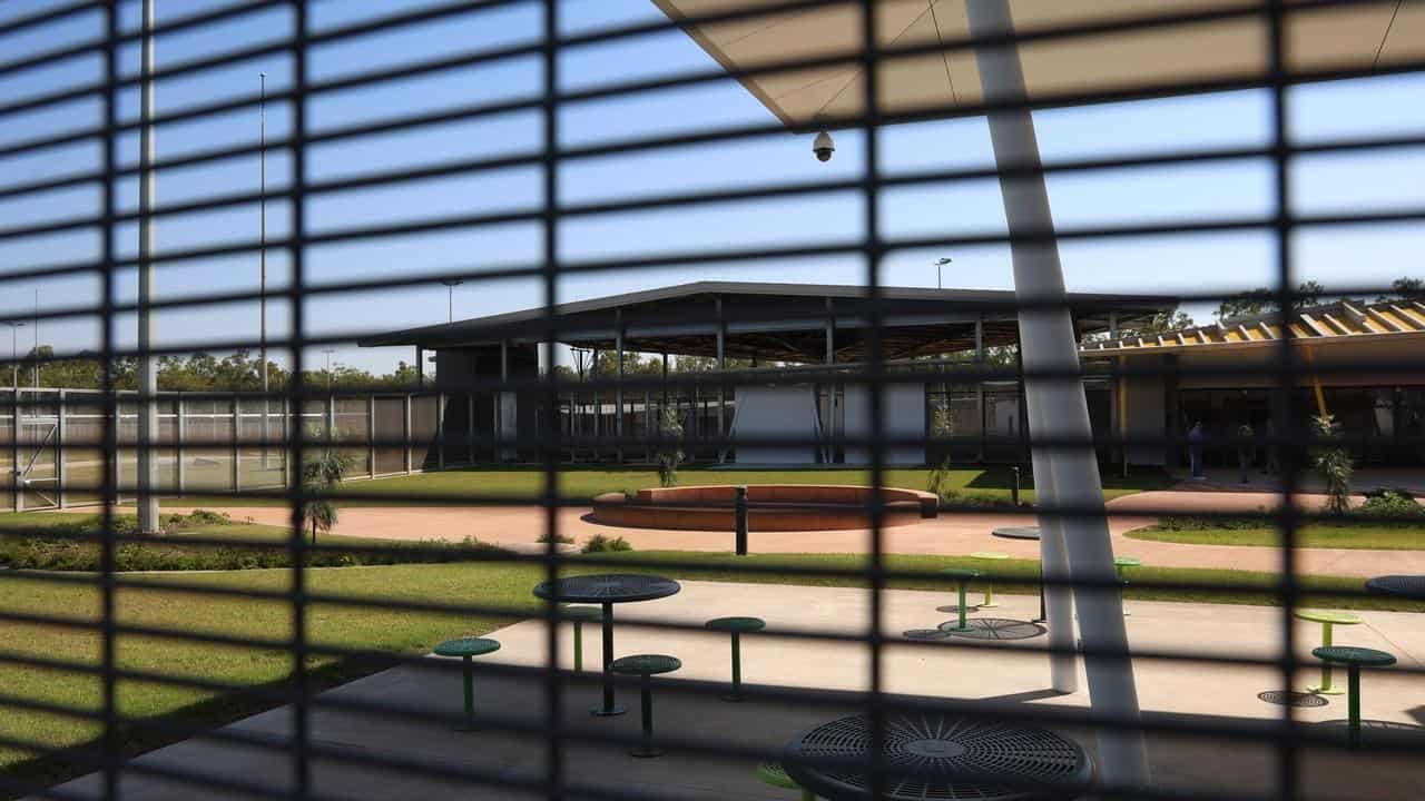 Record prison guard hiring in crime-troubled territory