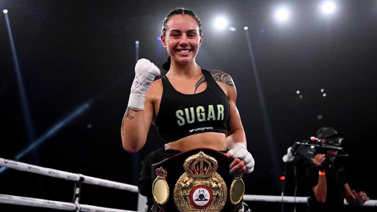 Aussie boxer given title chance due to pregnant pause