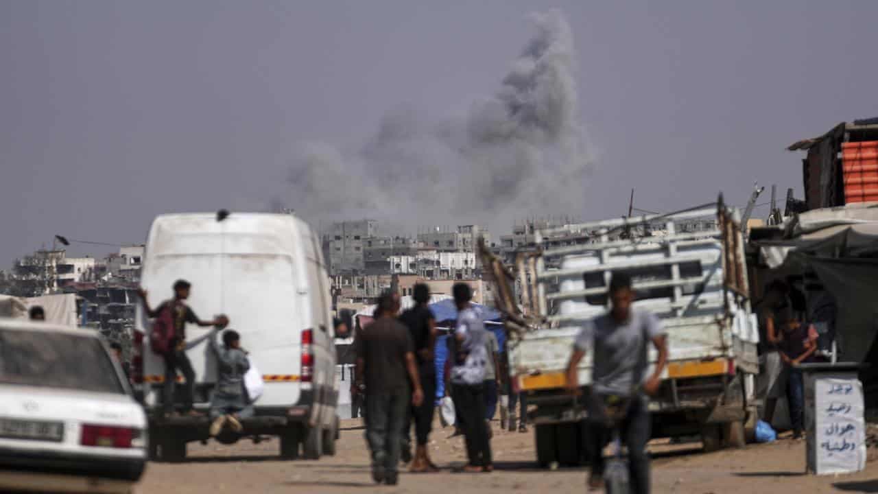 Gaza aid distribution halts, Eid marked by violence