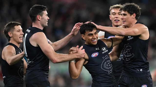 'Black and white' bump as Blues hold off Bombers' surge