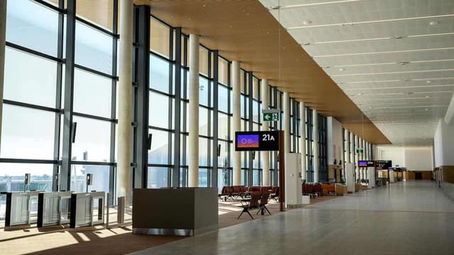 White noise: PM gets personal on airport opposition