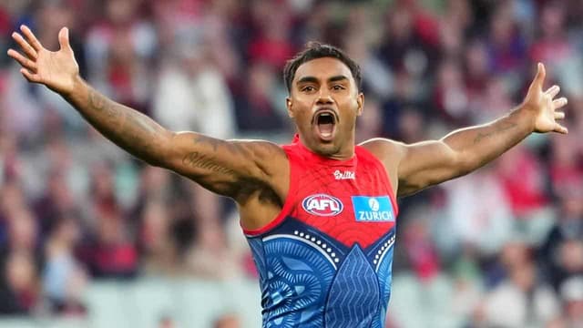 Demons roll dice with Pickett's seven-year deal