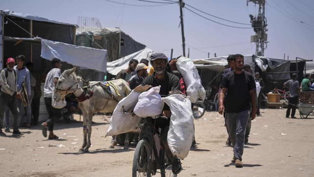 Forty killed in Gaza, many trying to reach food