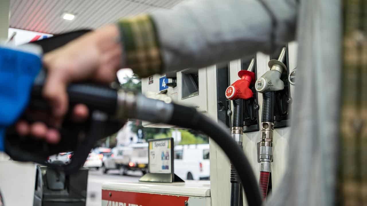 'Perilous moment' threatens global economic growth