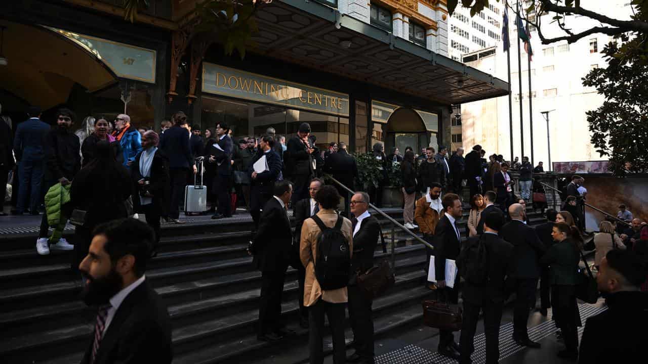 Crowds forced to evacuate courthouse amid emergency
