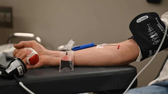 Ban to lifted on gay and bisexual men giving blood