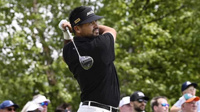 Day storms into contention at rich PGA Tour event