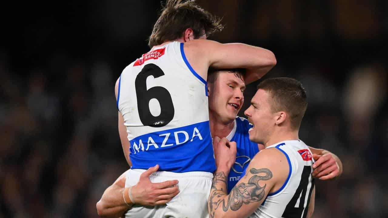 Carlton's loss to rising Roos 'unacceptable', says Voss