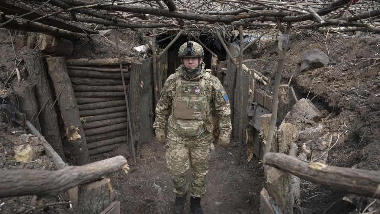 Ukraine 'fighting 10,000 Russian troops in Kursk'