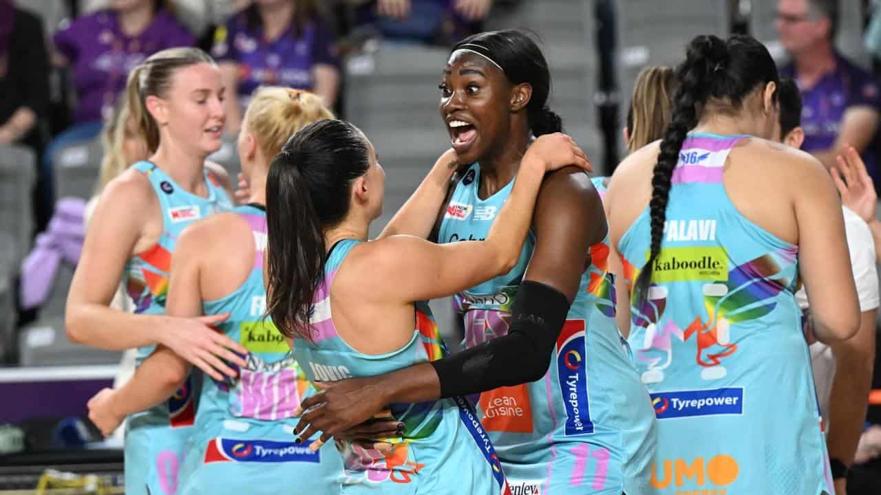 Mavs end losing streak, keep Firebirds in last place