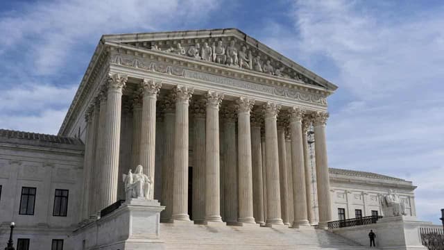 Top court limits judges' powers on US-wide injunctions