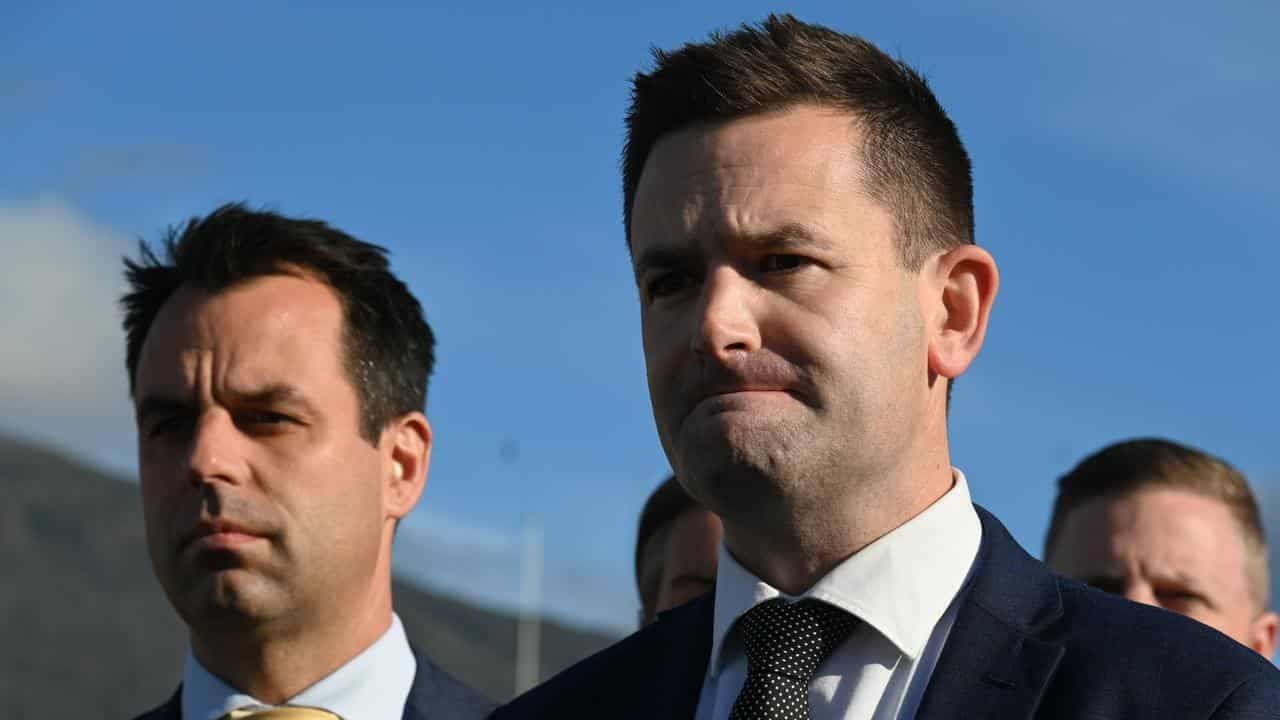 Opposition pledges billion-dollar 'budget crisis' fix