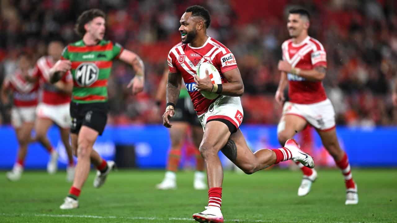 Hammer time as Dolphins soar back into NRL top eight