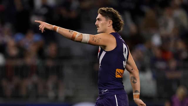 Fyfe suffers calf scare as Dockers beat Saints