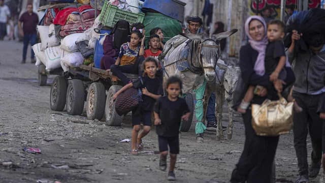 Israel steps up Gaza bombing ahead of ceasefire talks