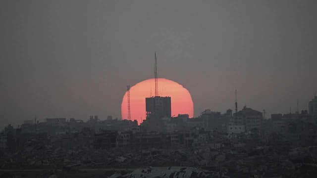 Trump urges Hamas to accept Gaza ceasefire proposal