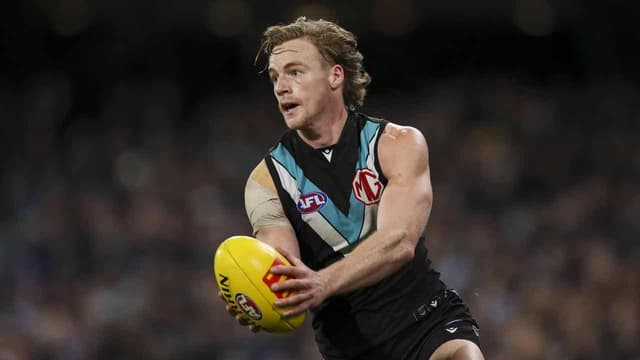 Port gun snubs Victorian suitors, wants star to follow