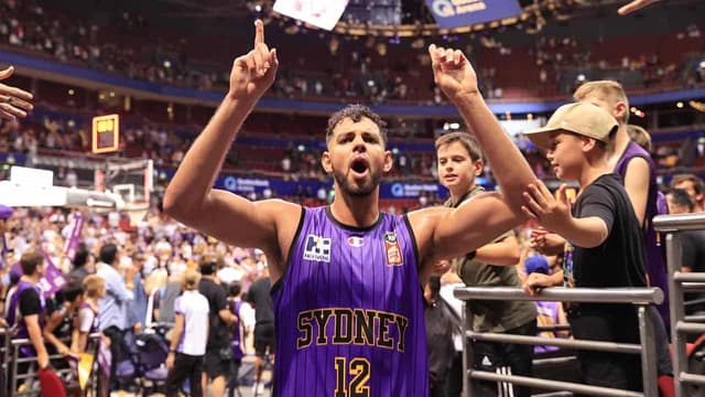 Kings aiming high as Brazilian big man makes NBL return