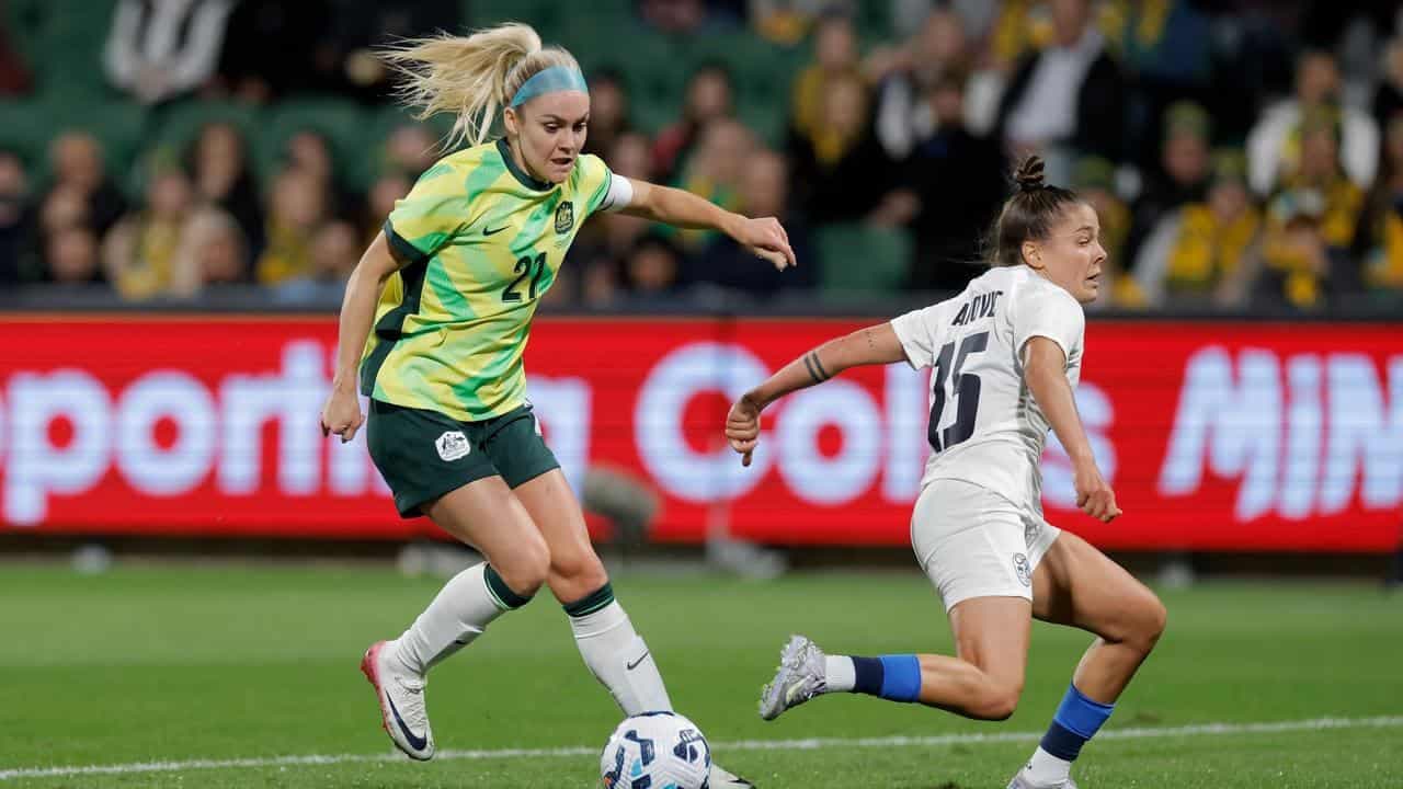 Matildas lynchpin Ellie Carpenter signs for Chelsea