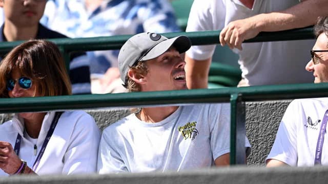 Blinkers on for Demon after comforting fiancee Katie