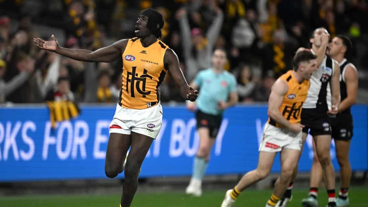 Hawks too strong despite Saints star causing nightmares