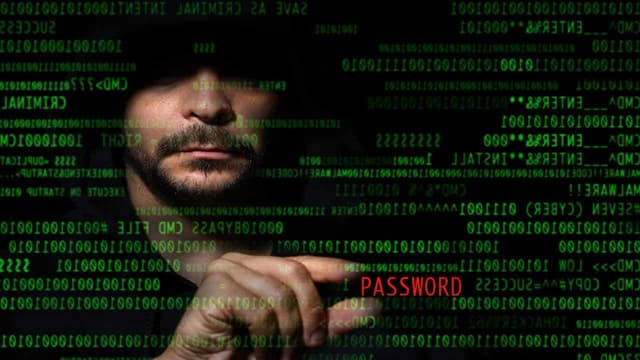 'Potential' hacker contacts Qantas over data breach