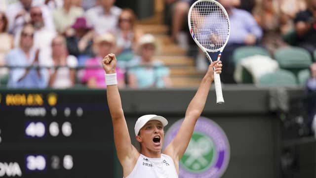 Swiatek and Bencic to clash in Wimbledon semi-final