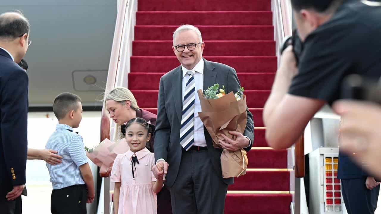 Footballers and movie stars: PM's Shanghai tourism push