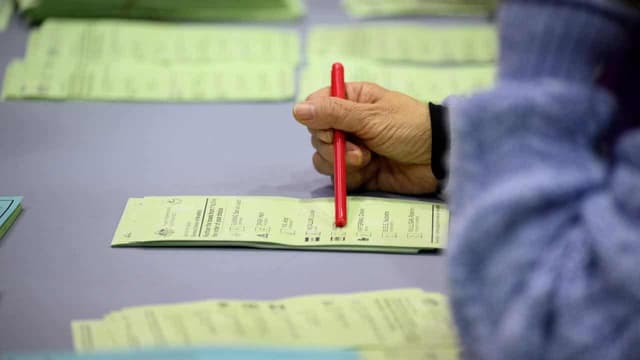 Last-ditch bid in knife-edge seat might not change fate