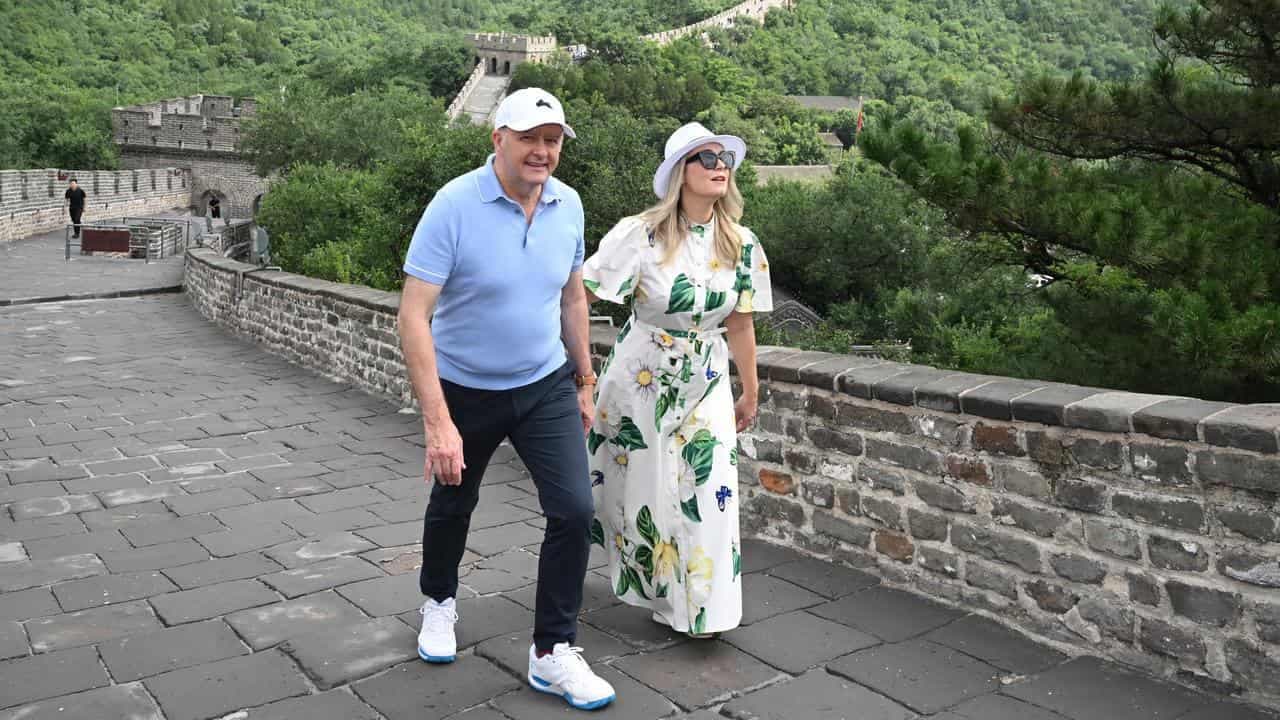 PM retraces predecessor's steps on China's Great Wall