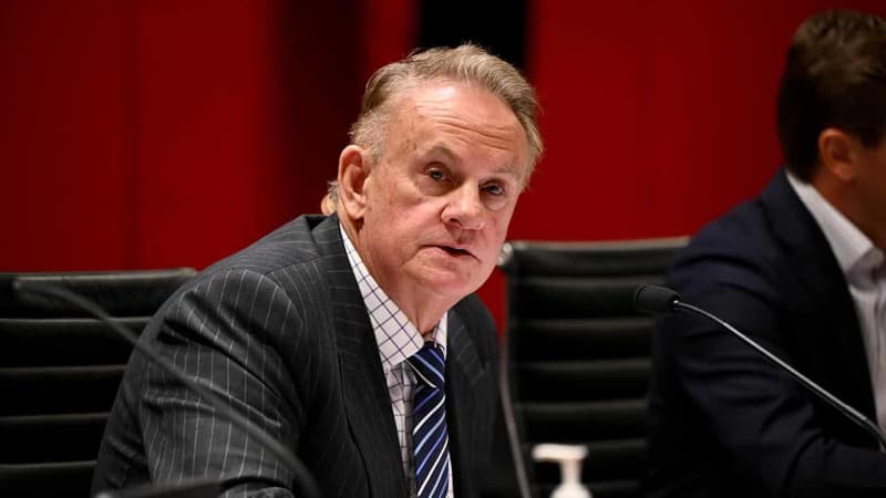 Political knives sharpened for 'very troubling' Latham