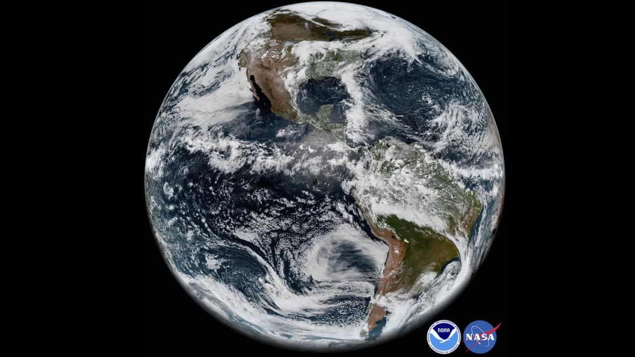 No, NASA didn't admit the earth is flat