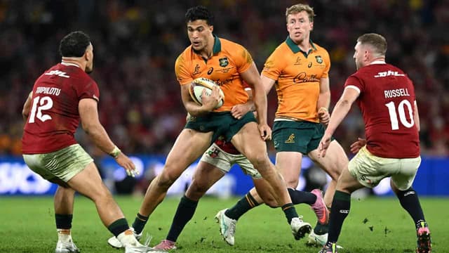 Suaalii urged to become Wallabies centre of attention
