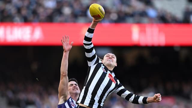 Moore wary of rival tactic as Magpies reset flag push