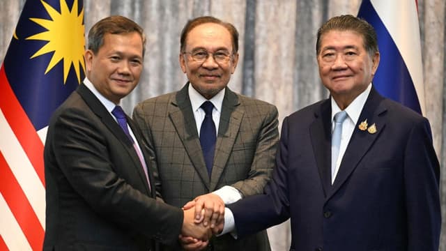 Thailand, Cambodia agree to truce after days of battle