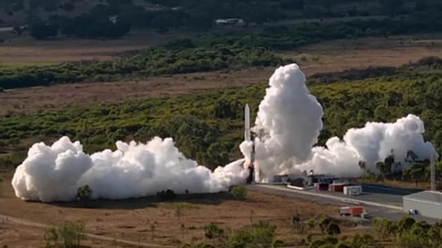 Aussie rocket carrying Vegemite lifts off, then crashes