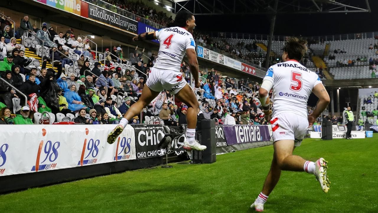 Dragons weather wind, rain and top-placed Raiders