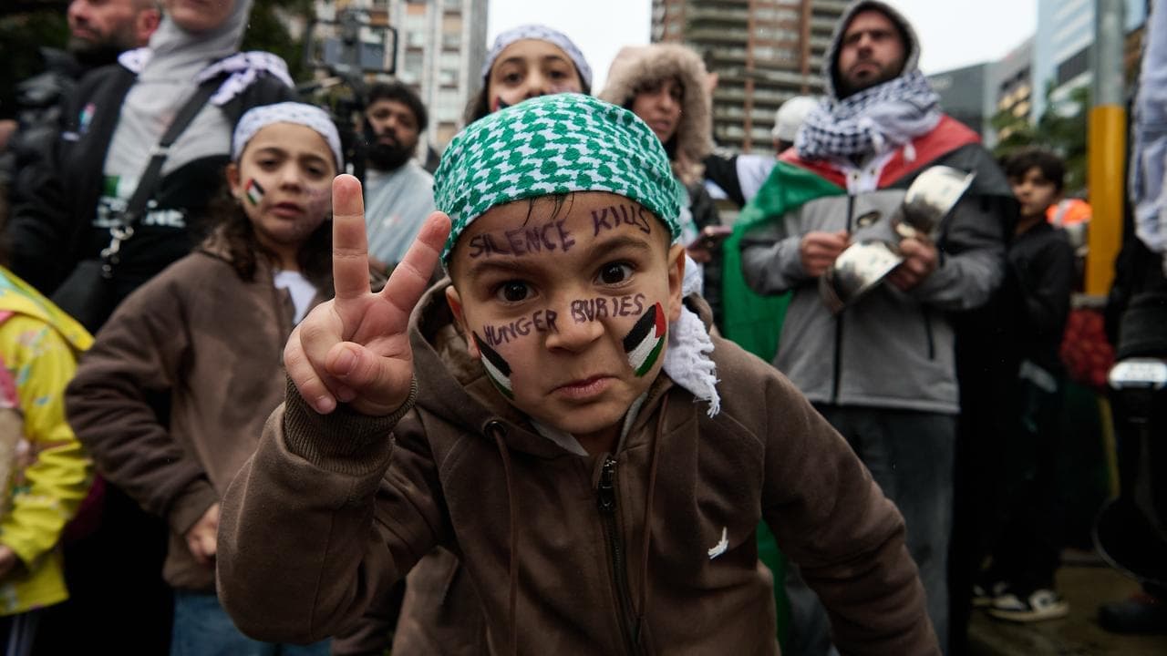 Premier holds firm on safety after Gaza bridge protest
