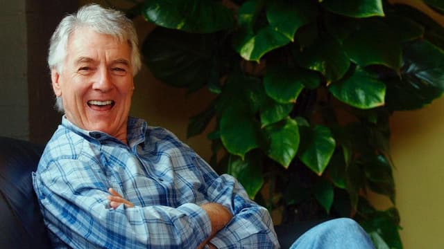 Bye Bye Baby: Australian music pioneer Col Joye dies