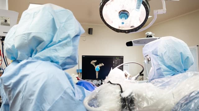 First robotic surgery gives granny '15 minutes of fame'