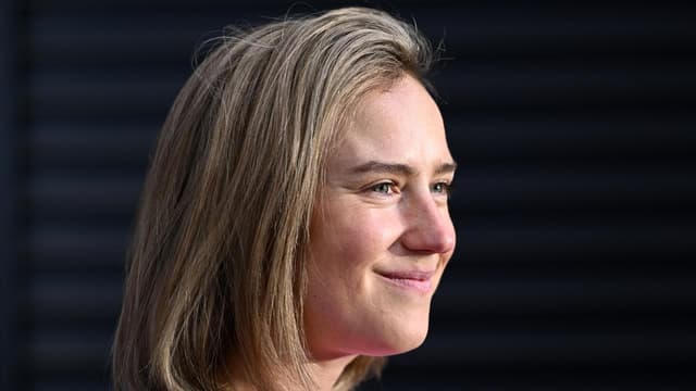 Perry's Phoenix fly in Aussie-strewn Hundred clash