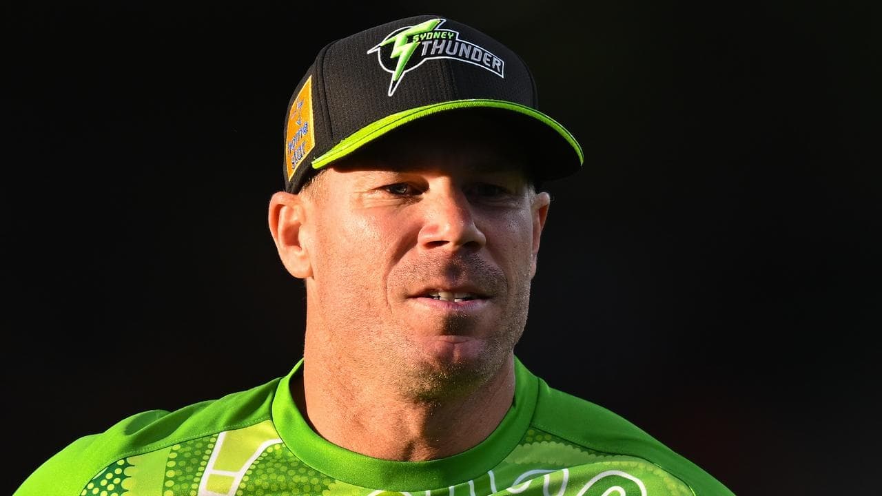 No contest as Warner wins duel of illustrious Aussies