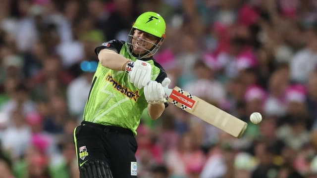 Warner's dig in vain as English quick gives Ashes hint