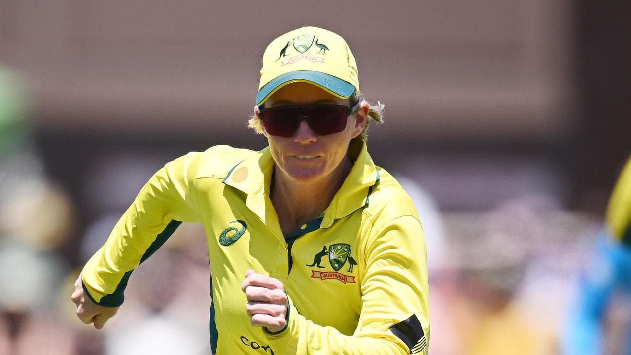 Mooney masterminds Manchester victory over doused Fire