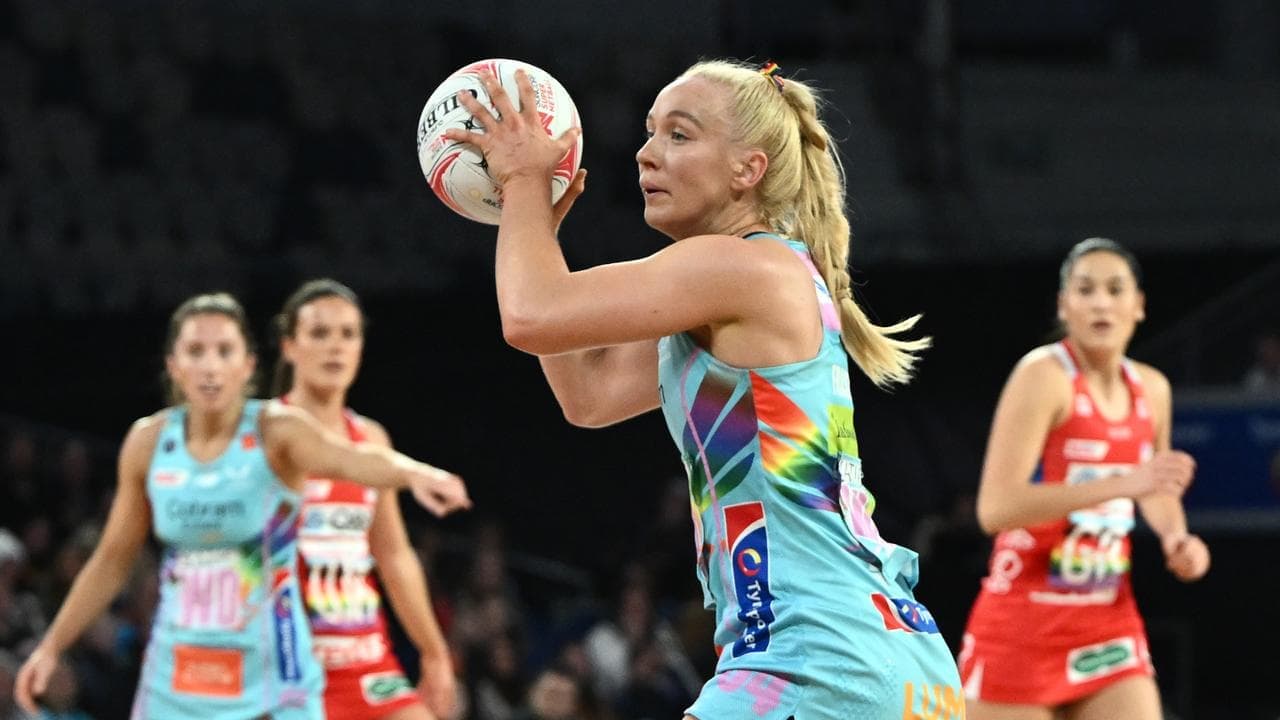 Swifts 'nerd' returns, more Kiwis sign in Super Netball