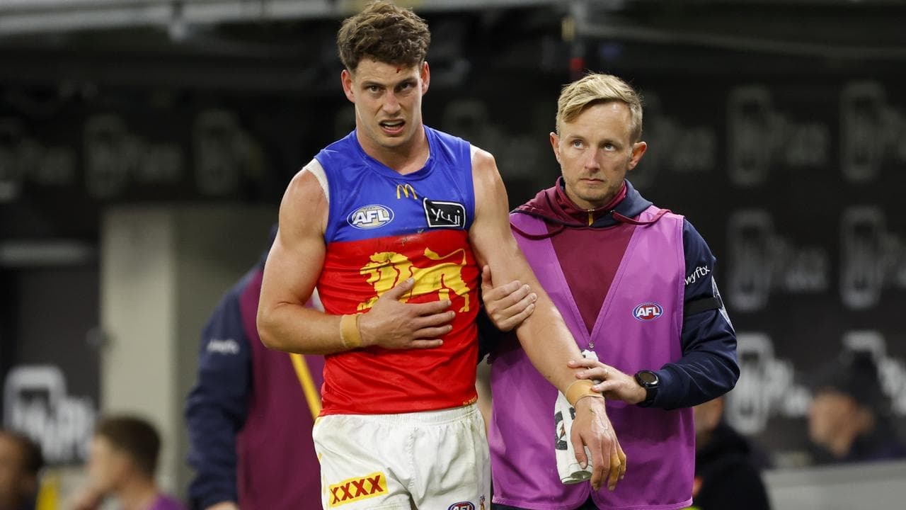 Lions mid dislocates shoulder in big win over Dockers